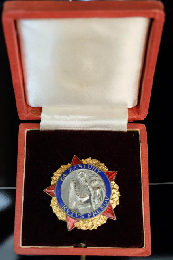 Za zásluhy KVTVŠ Prešov vyznamenanie